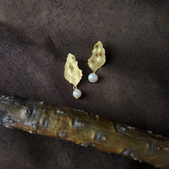 Baroque Pearl Hammered Metal