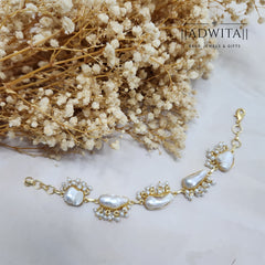 Pearl Chip Bracelet With Half Mini Pearls