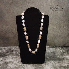 Rhinestone Pearl Chip Fusion Mala