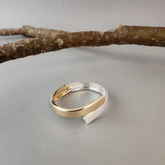 Dual tone overlap cuff