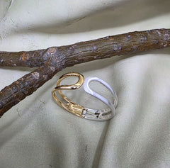 Dual shade hollow U cuff