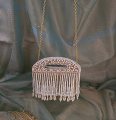 Falling pearl clutch bag