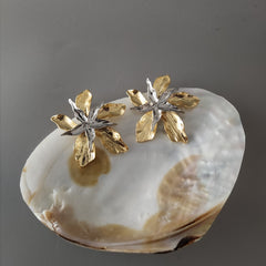 Big size dual tone flower stud