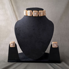 Kundan block choker