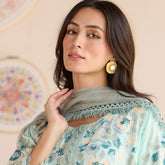 Hammered pearl chip studs