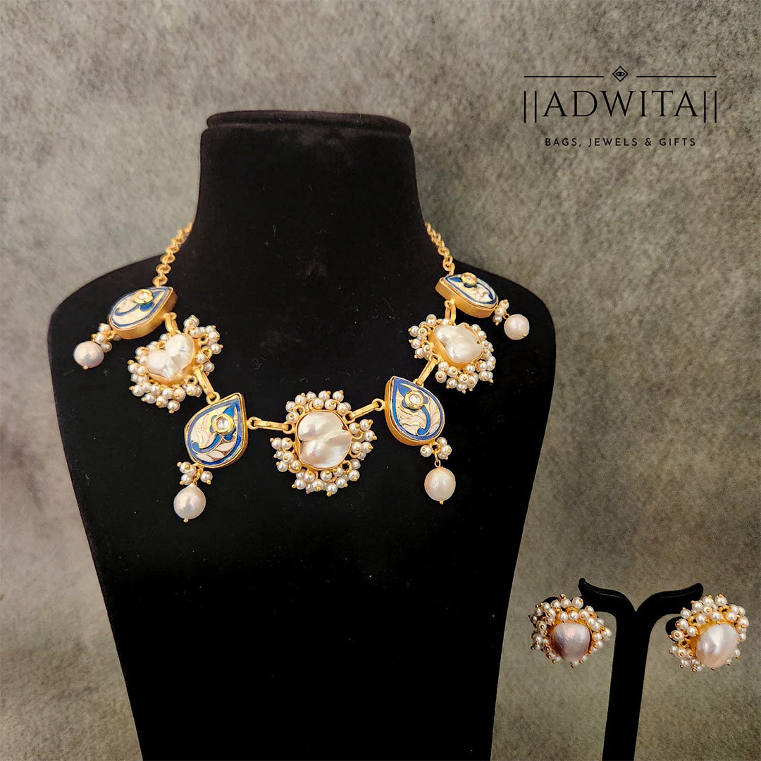 Alma Necklace Set