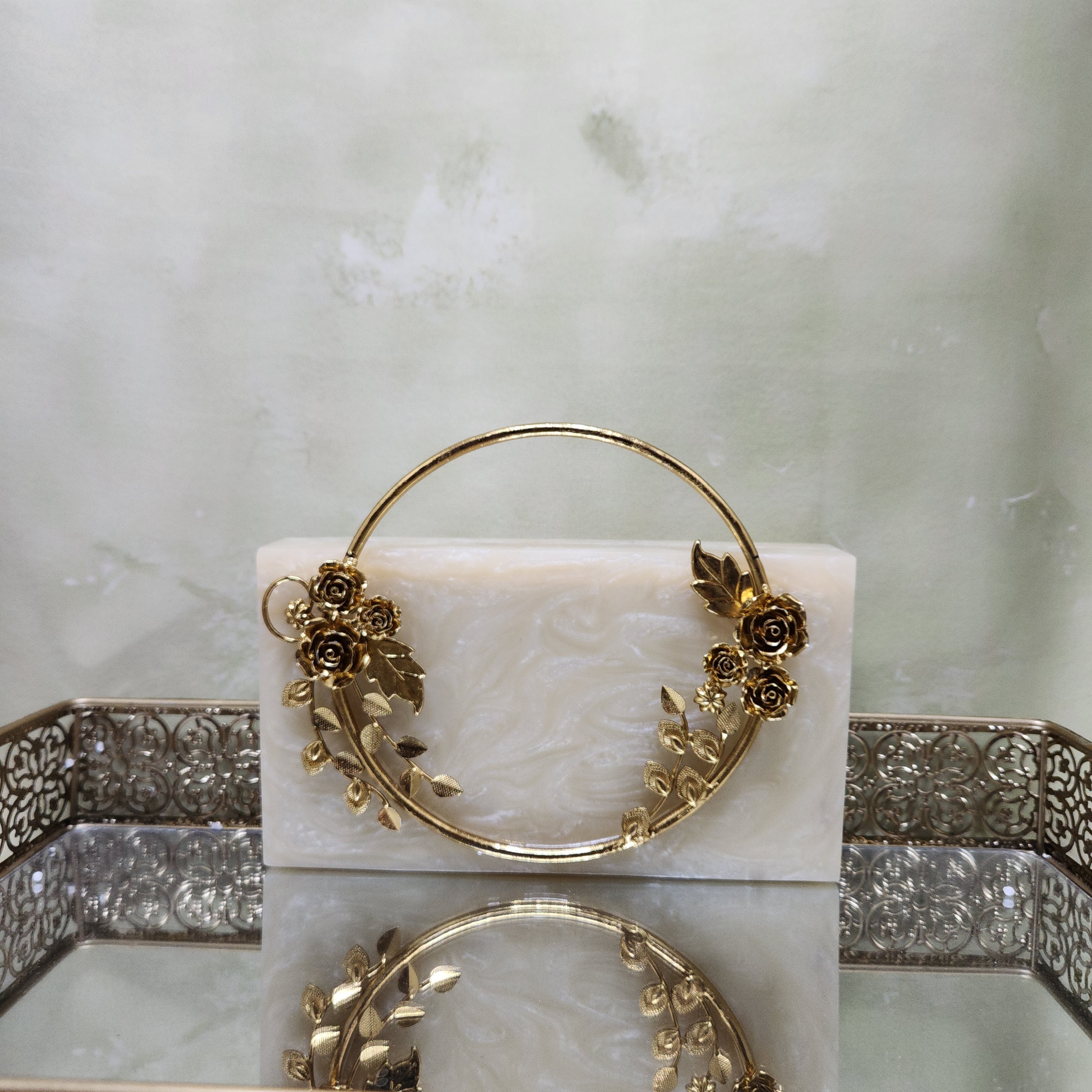 The Minimalistic Floral Bag