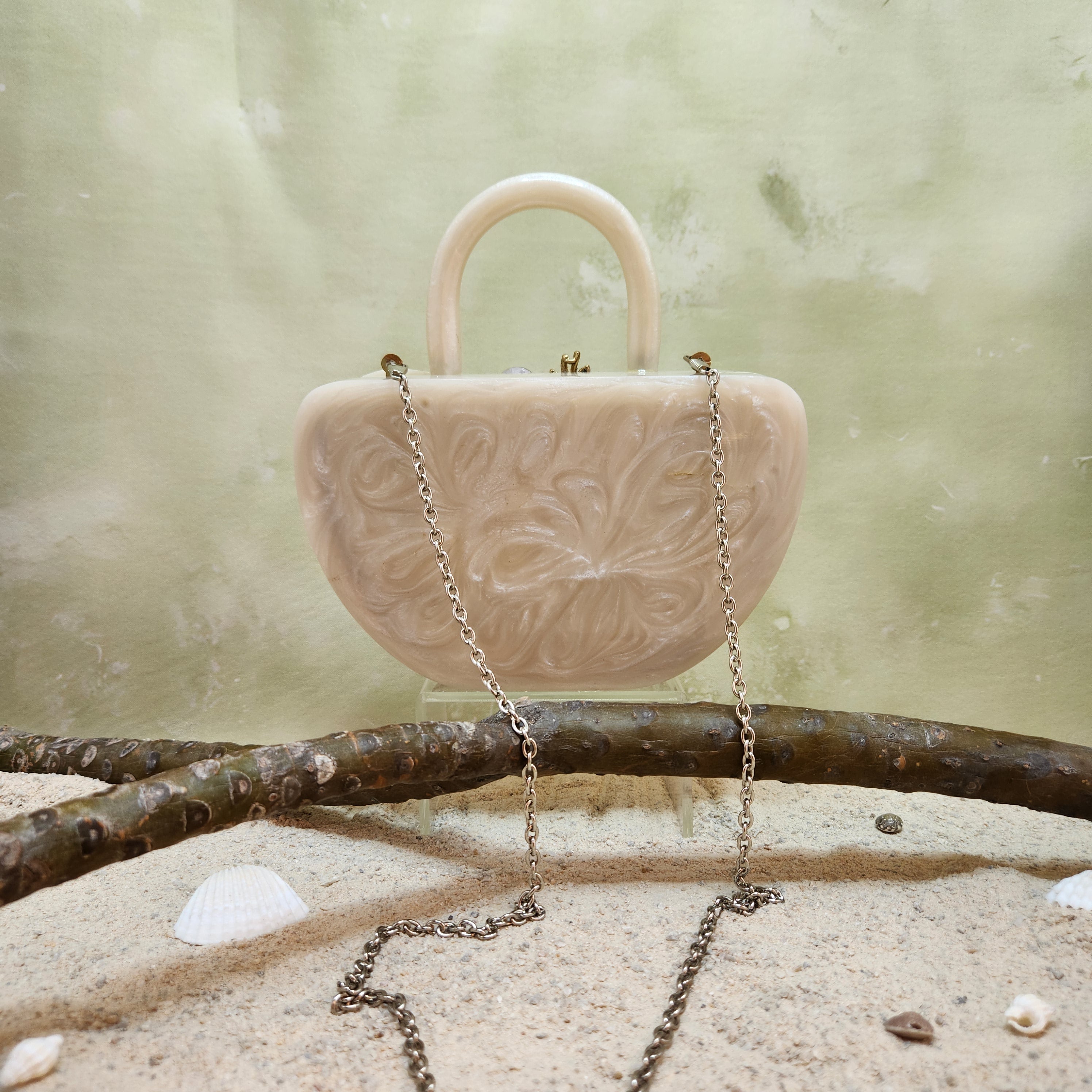 The Muniba Clutch