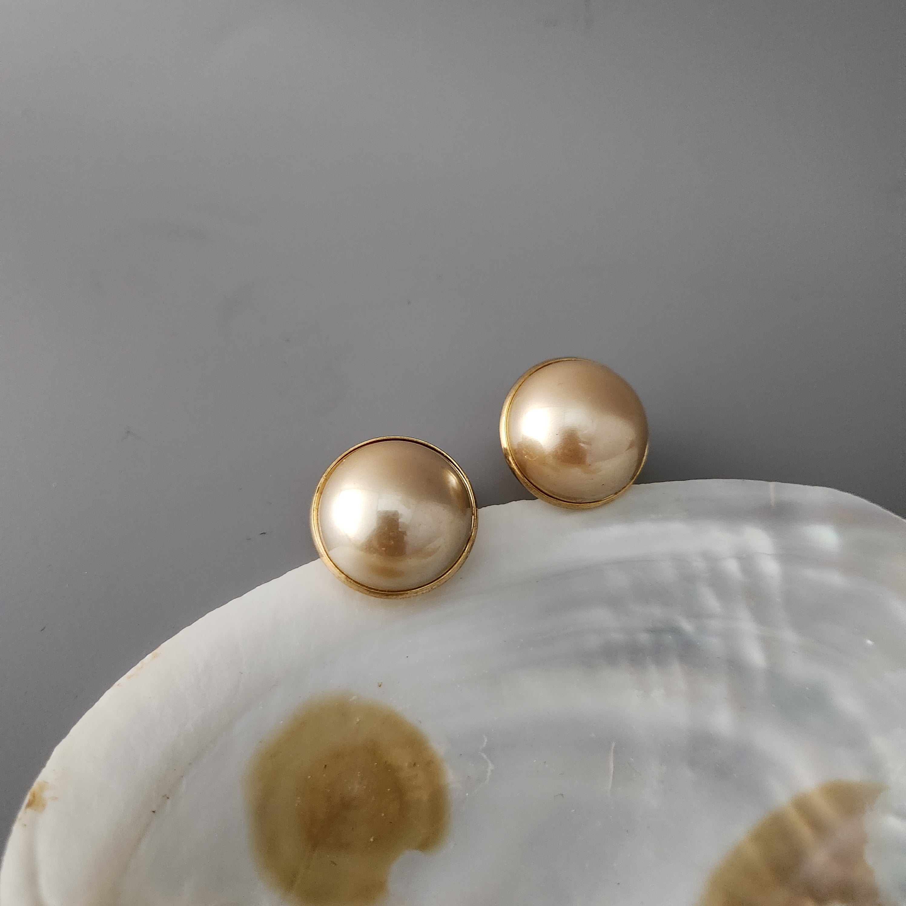 Half Pearl Gold Line Big Size Studs