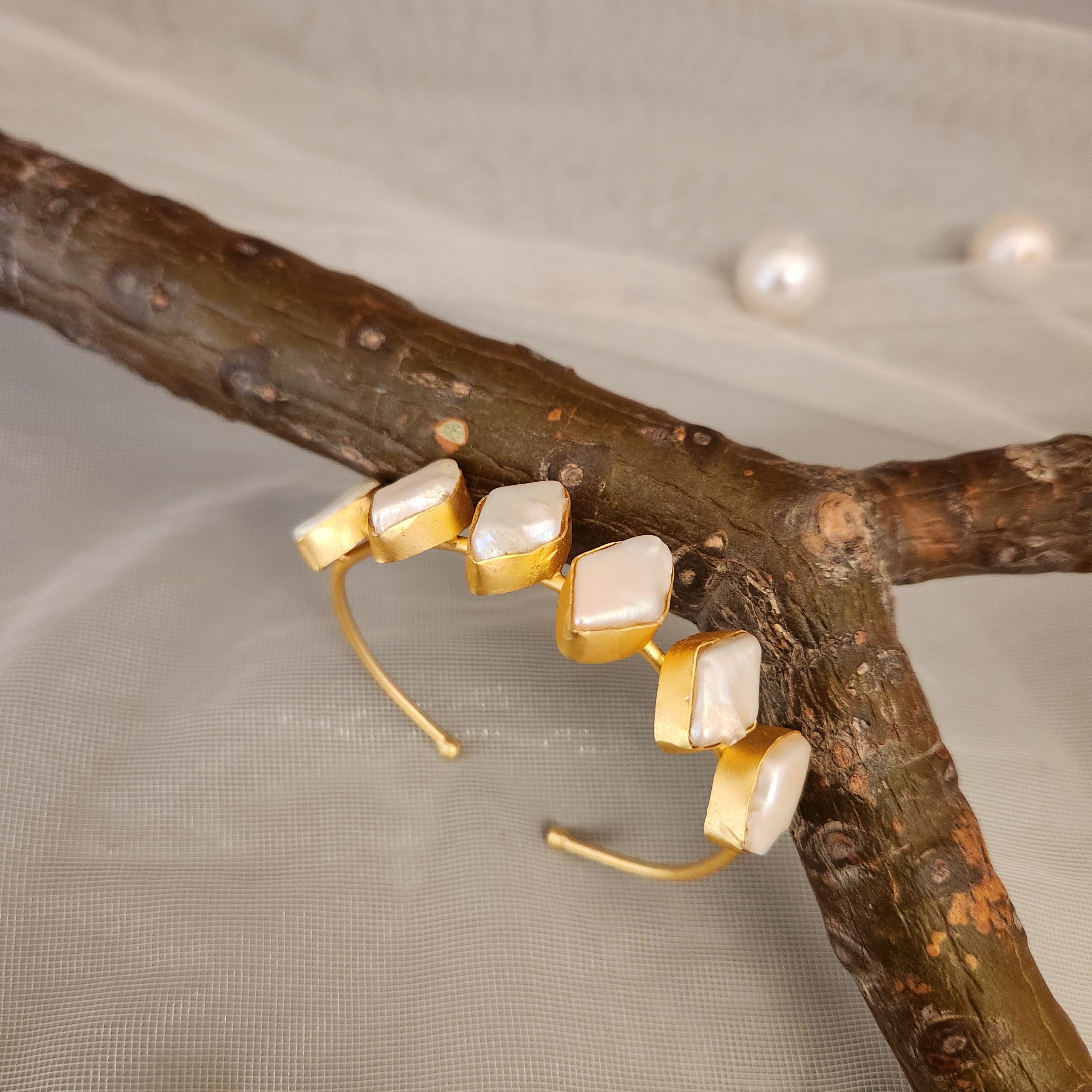 Triangle Pearl Chip Cuff
