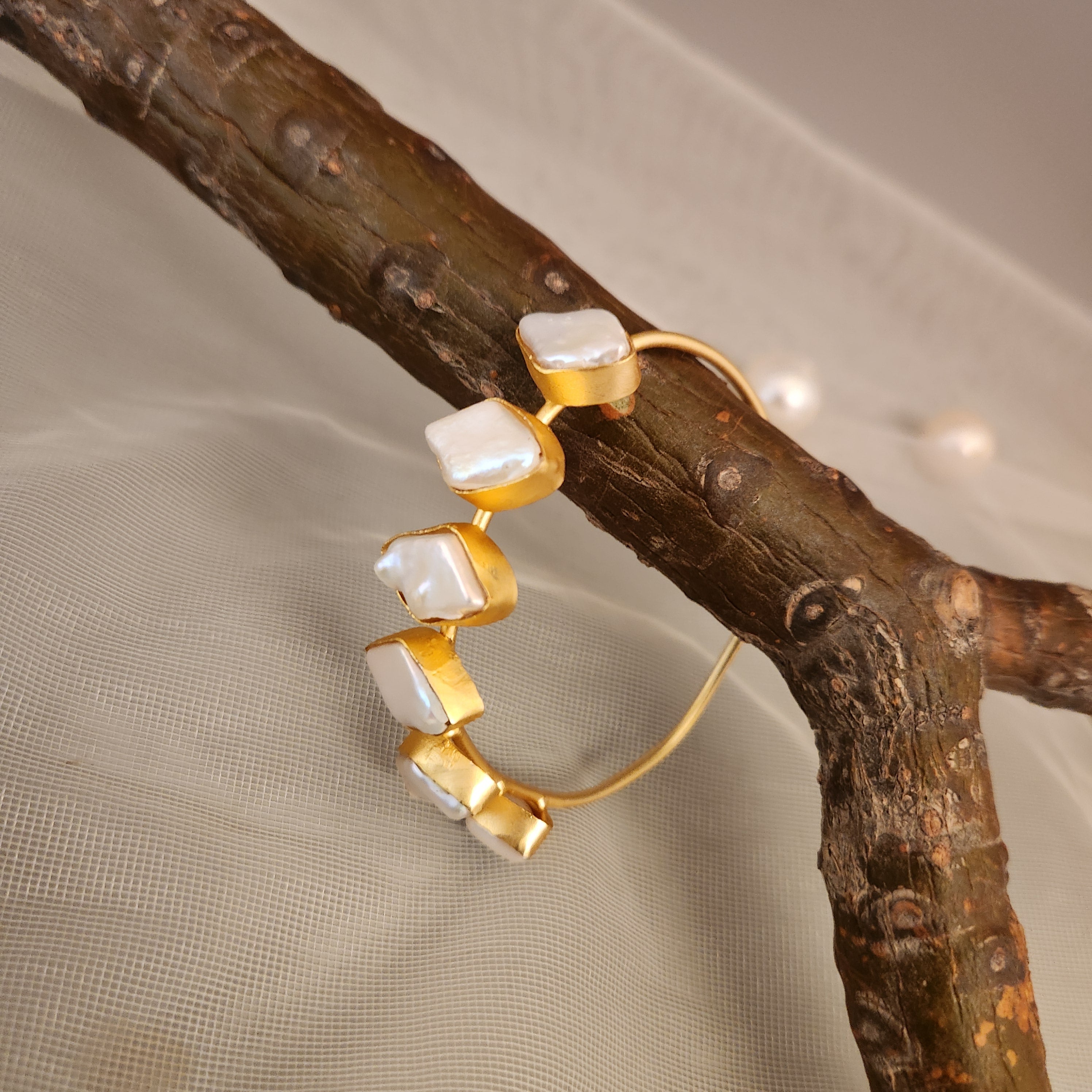Triangle Pearl Chip Cuff