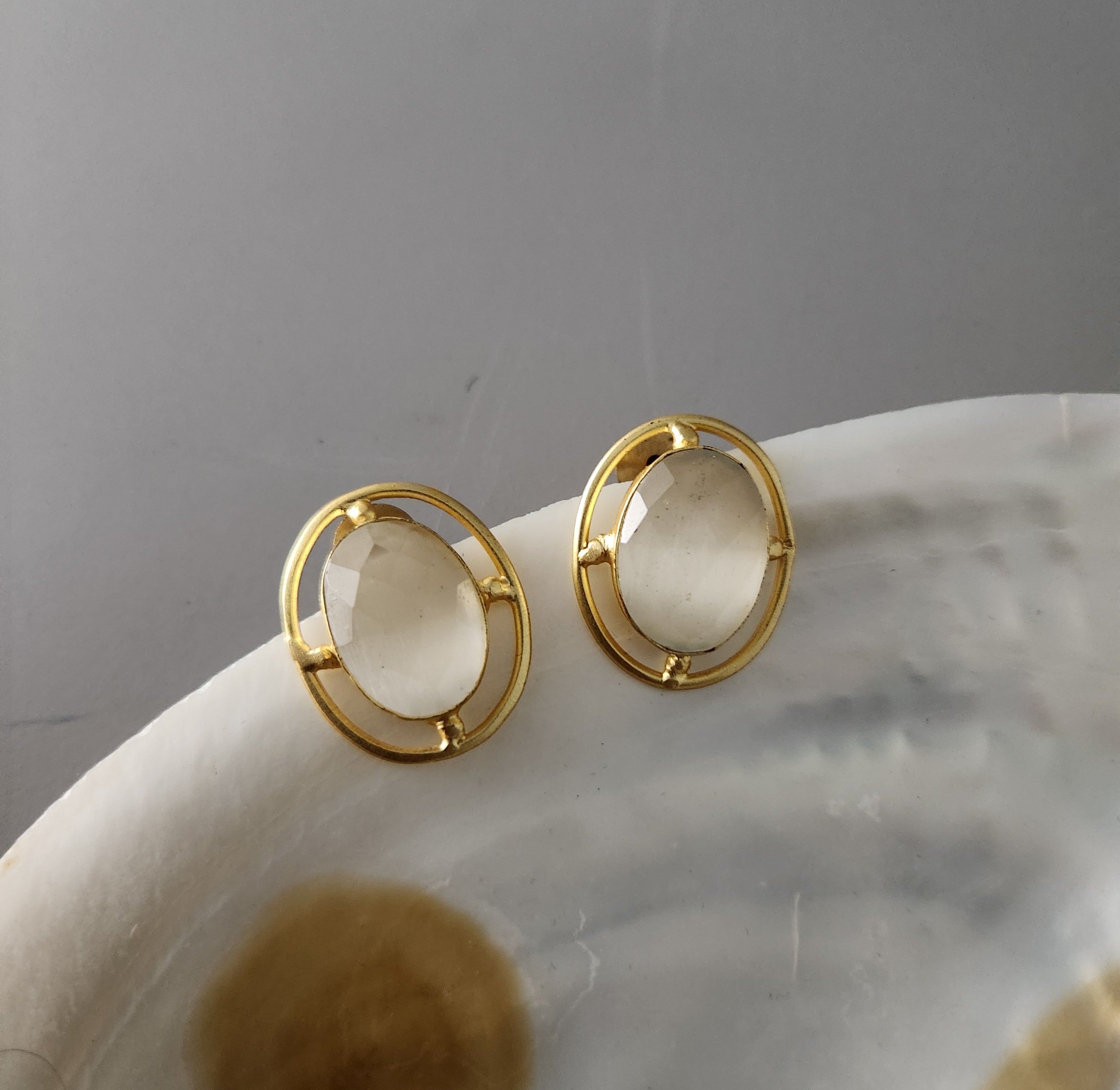 Ring Stud