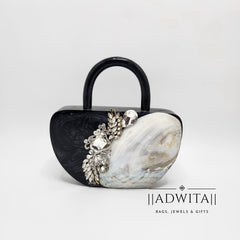 The Muniba Clutch