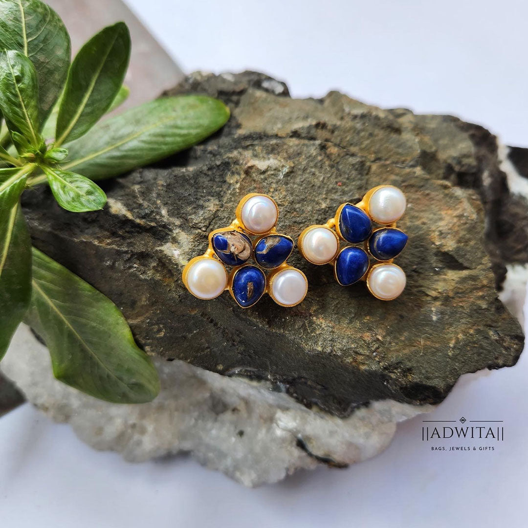 Mini Pearl and Stone Triangles Main image