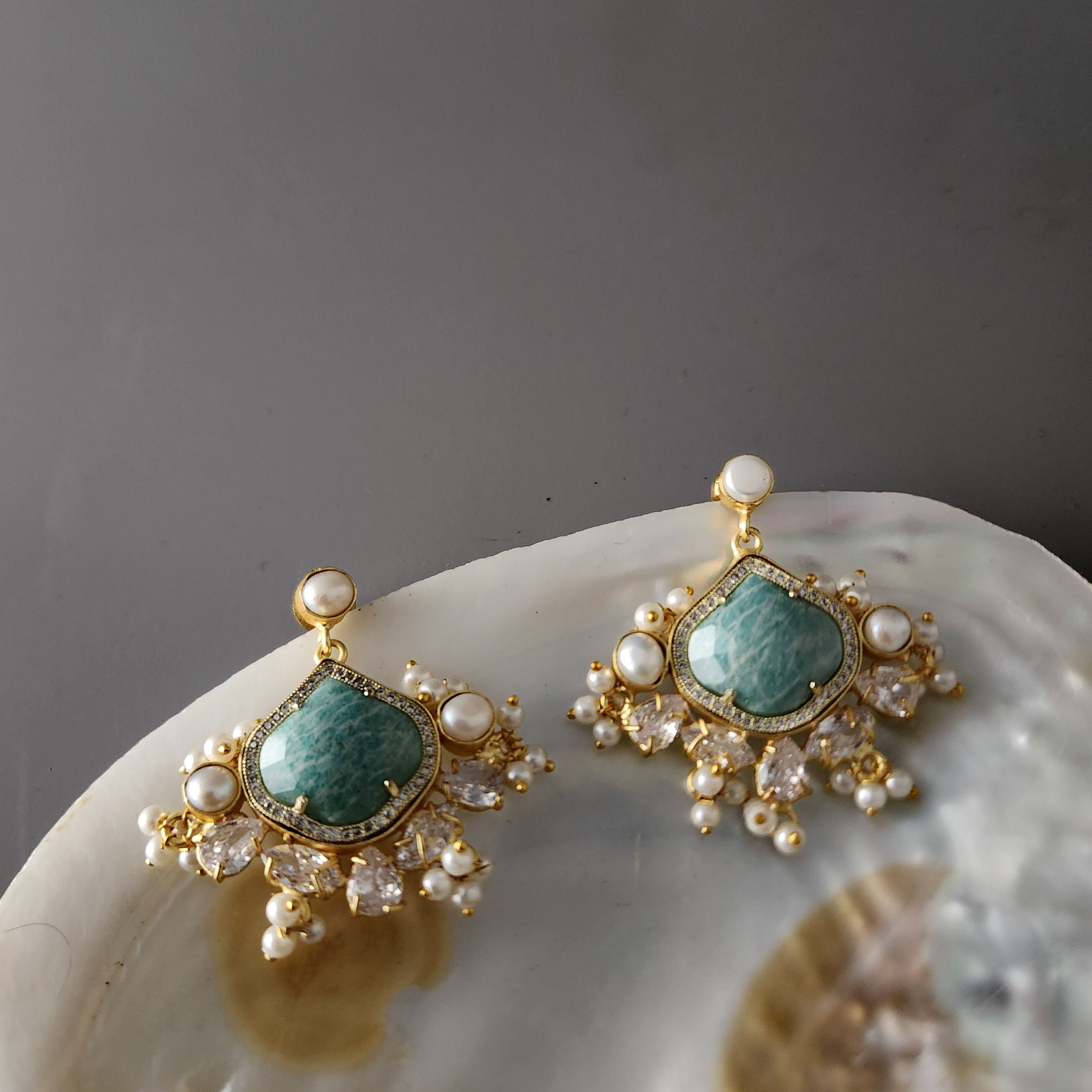 Riha Danglers Secondary image