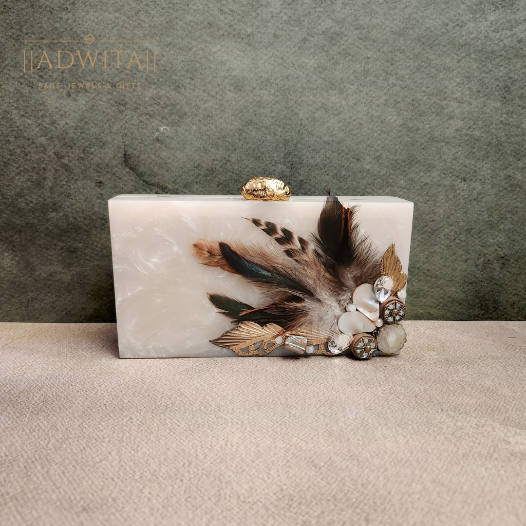 Feather Saga Clutch