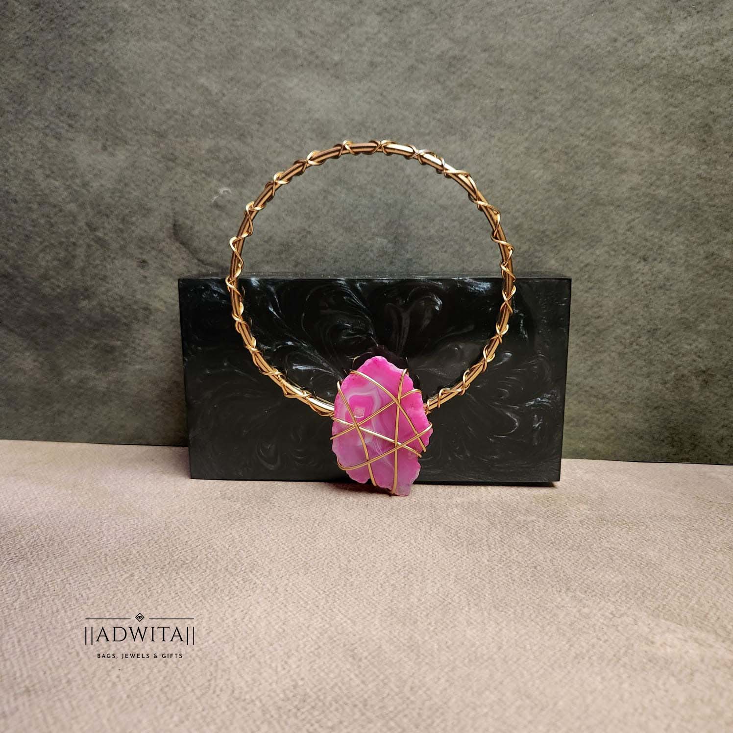 Agate Wired Clutch Secondary image