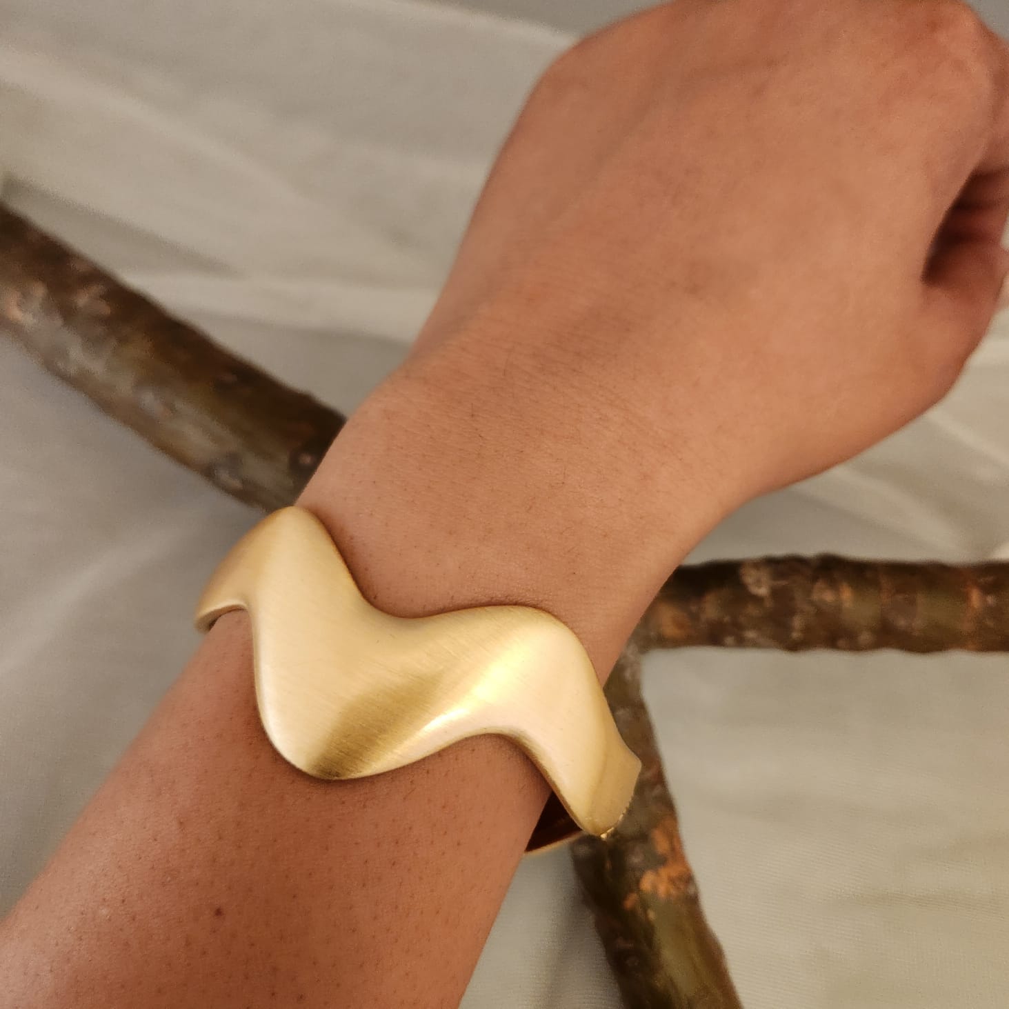 Zigzag Matte Gold Cuff Main image