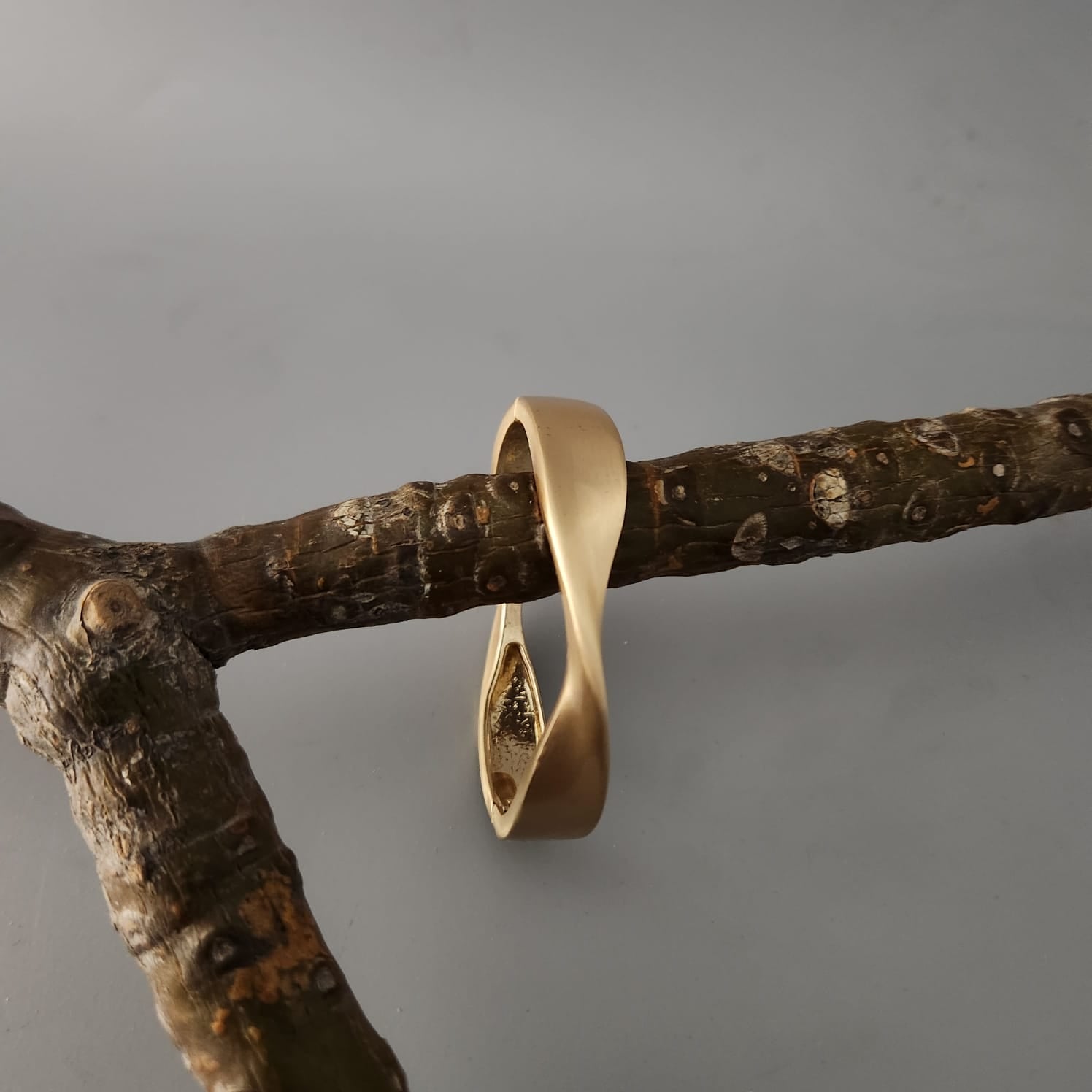 Twist Matte Cuff Main image