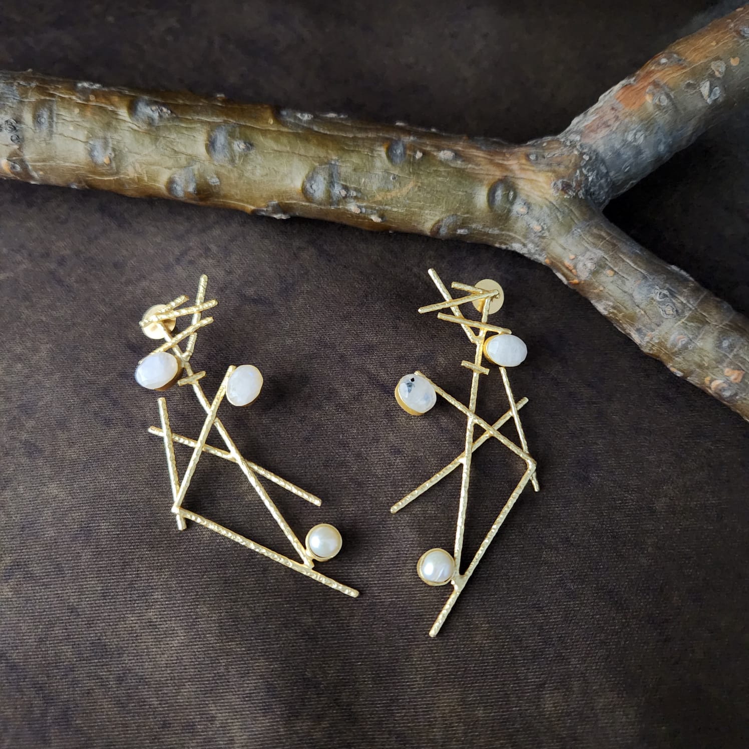 Web Stone Pearl Earring Main image