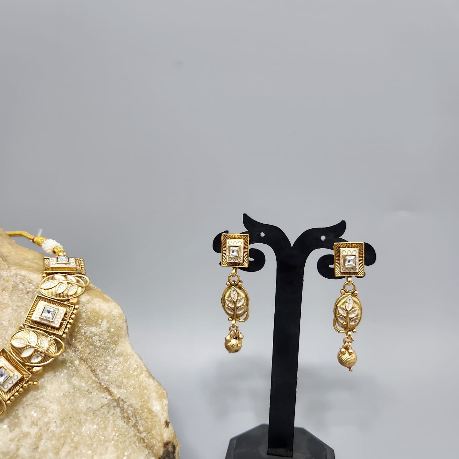 Meena Kundan Work Necklace Secondary image