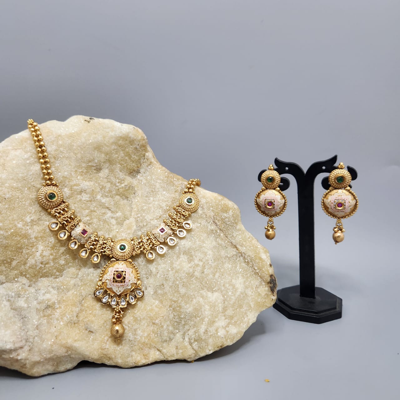 Meena kundan work necklace Main image