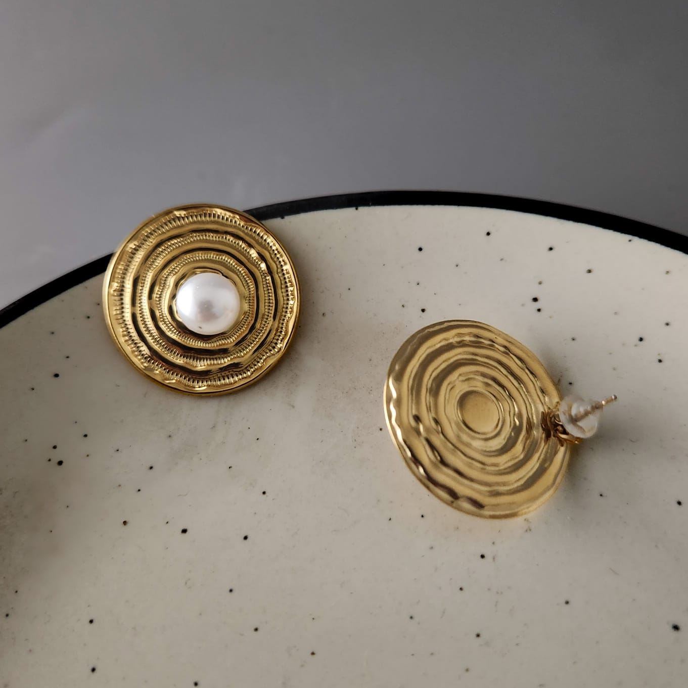 Ring pearl stud