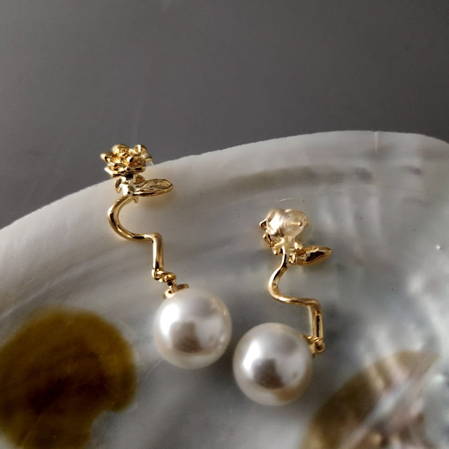 Rose Wired Pearl Secondary image