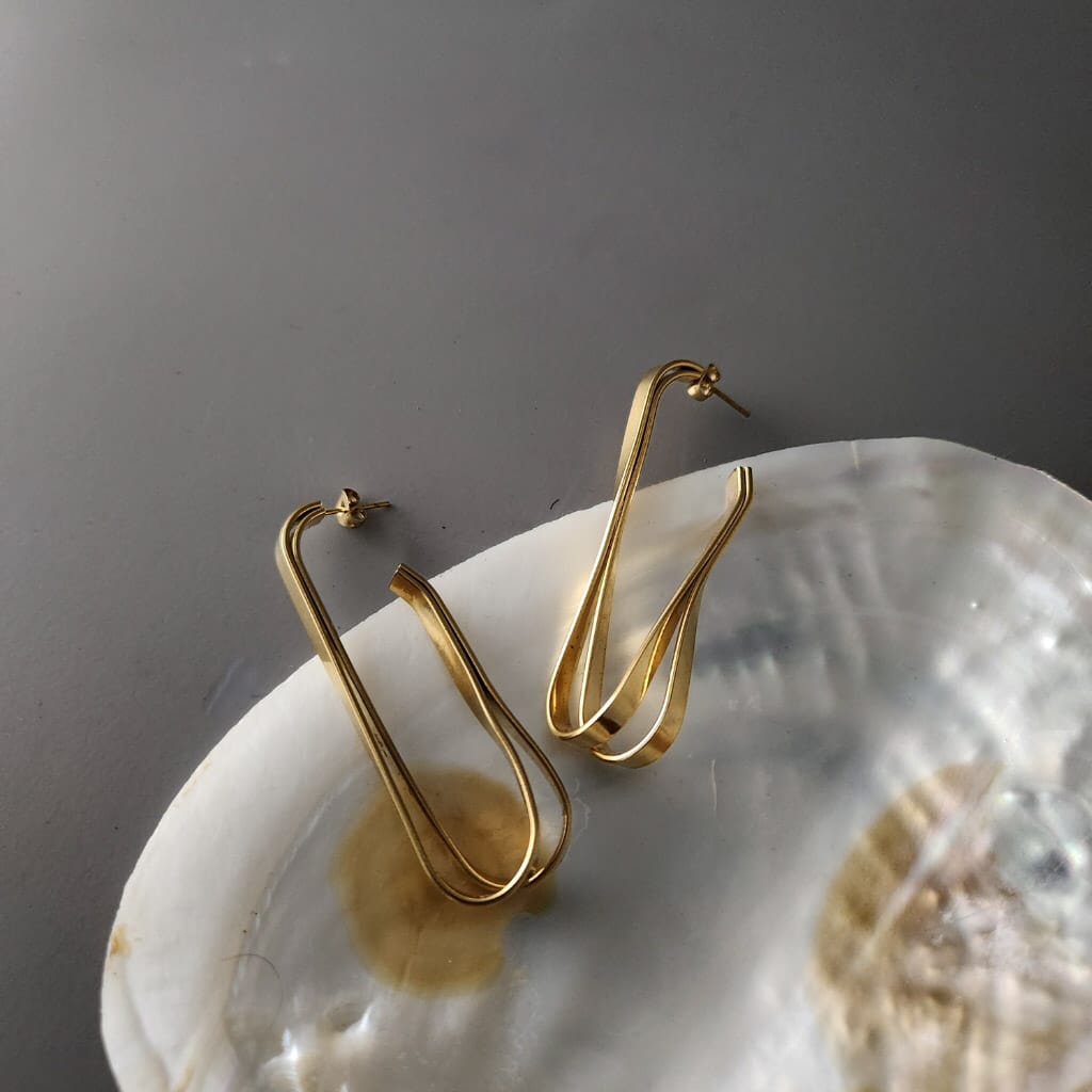 Twist Long Hoops Secondary image