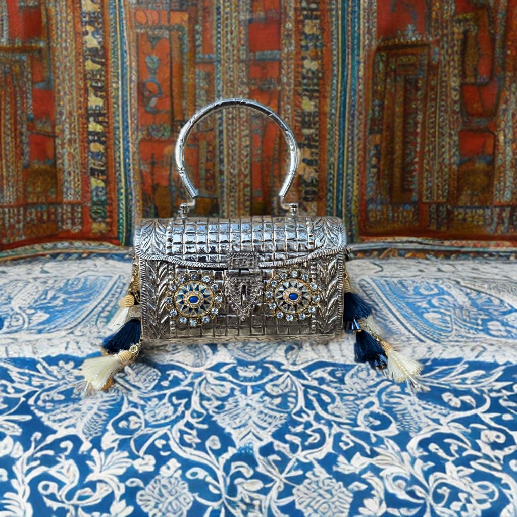 The avni bag Main image