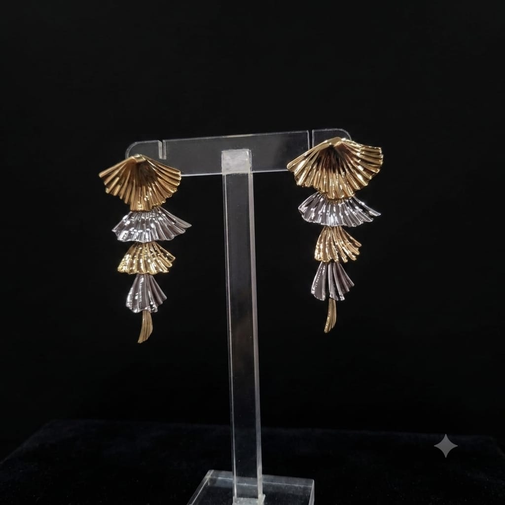 Four layer fan dangler