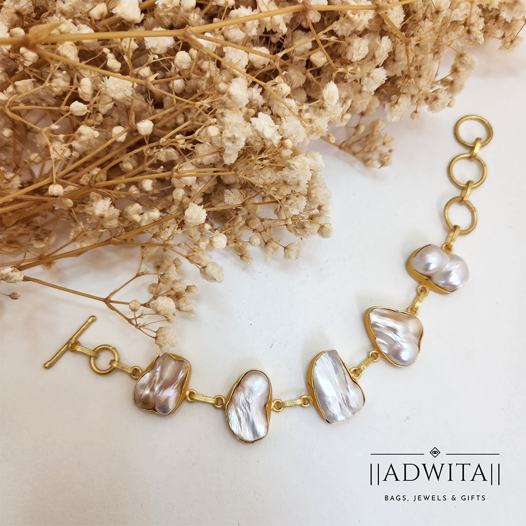 Pearl Chip Bracelet Secondary image