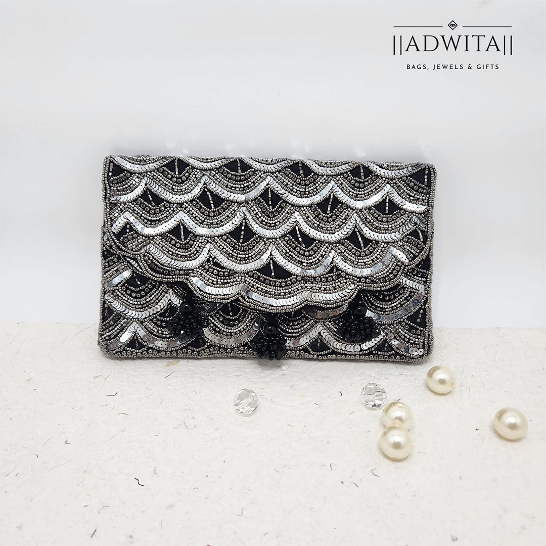 BLACK SILVER MORROCAN BEAD BAG Main image