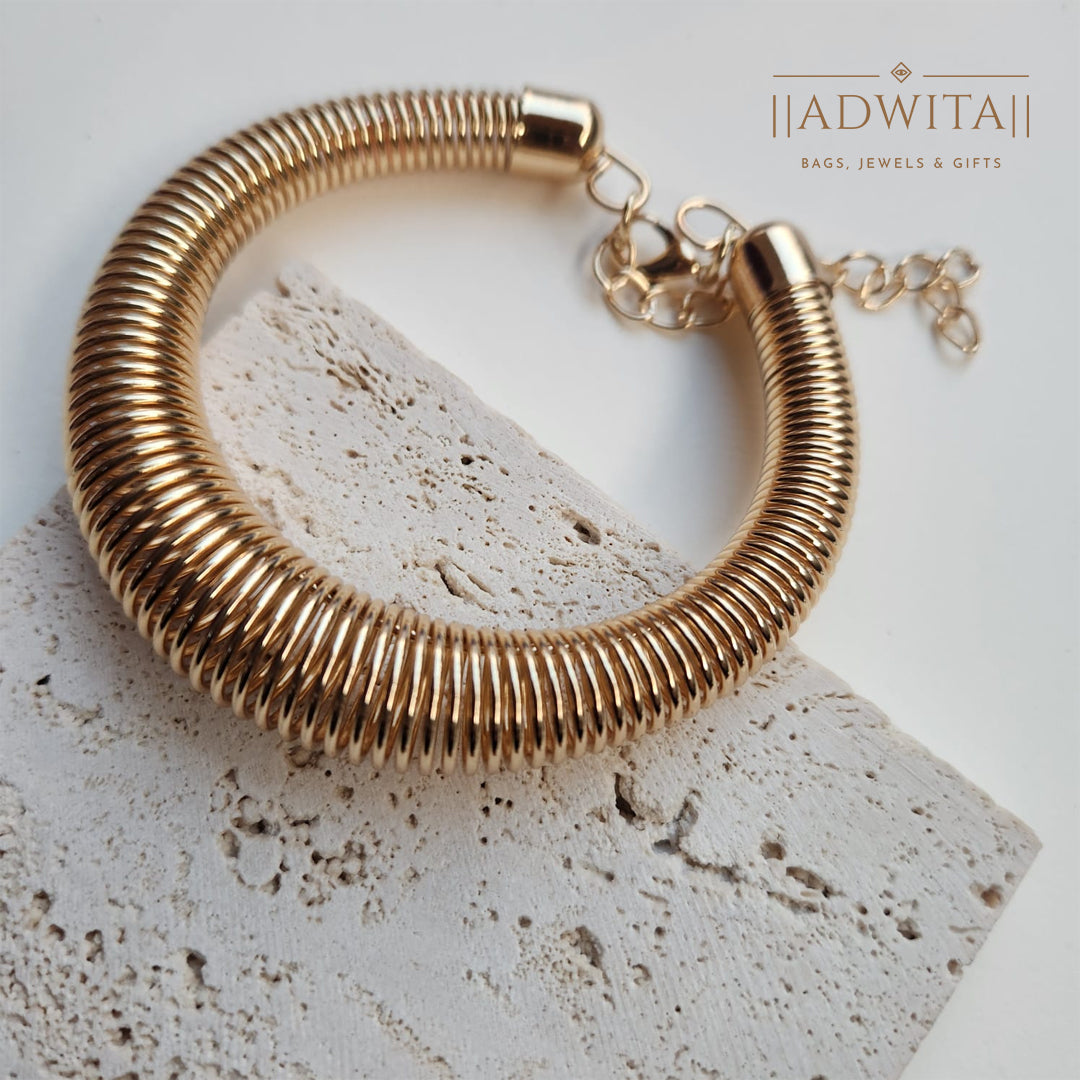 Wire Cuff Main image