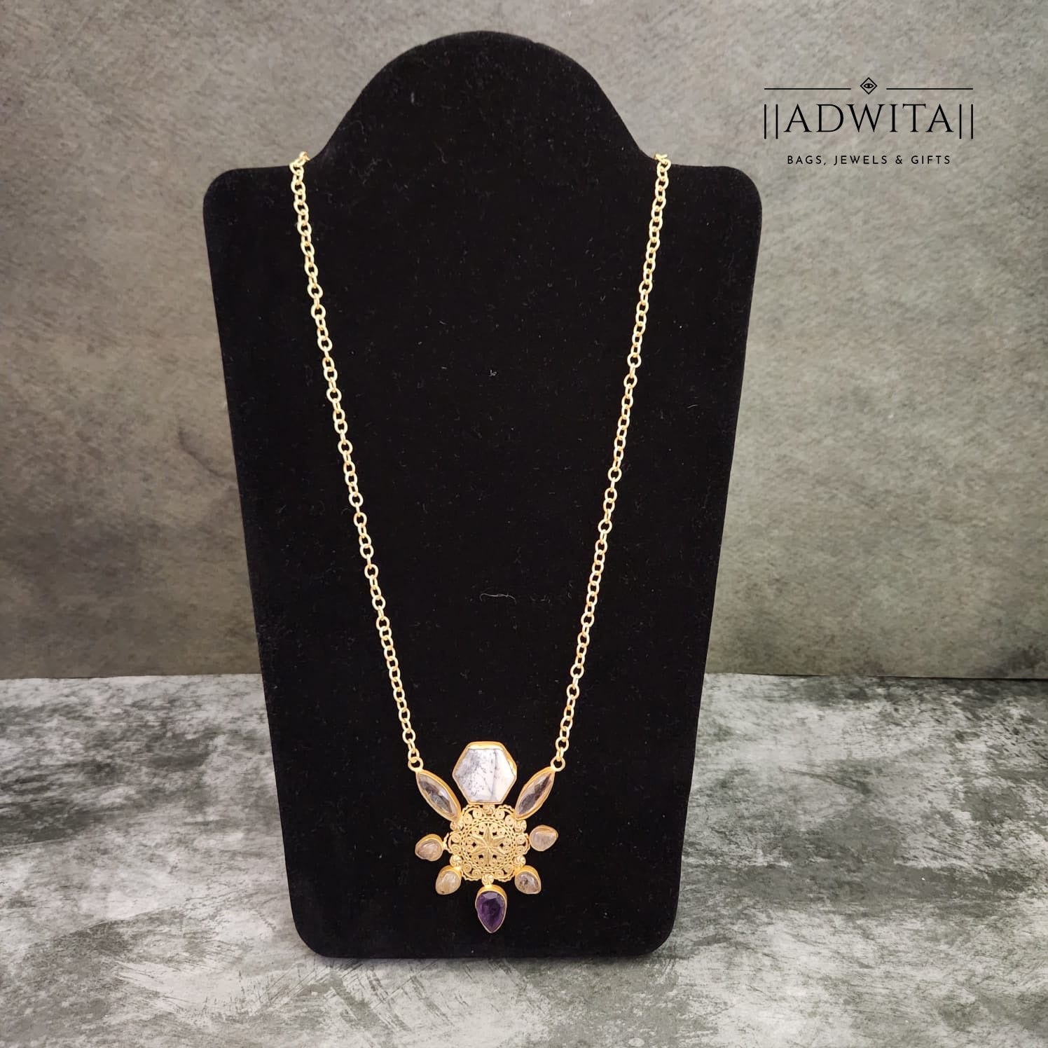 Fusion Neck Chain Main image