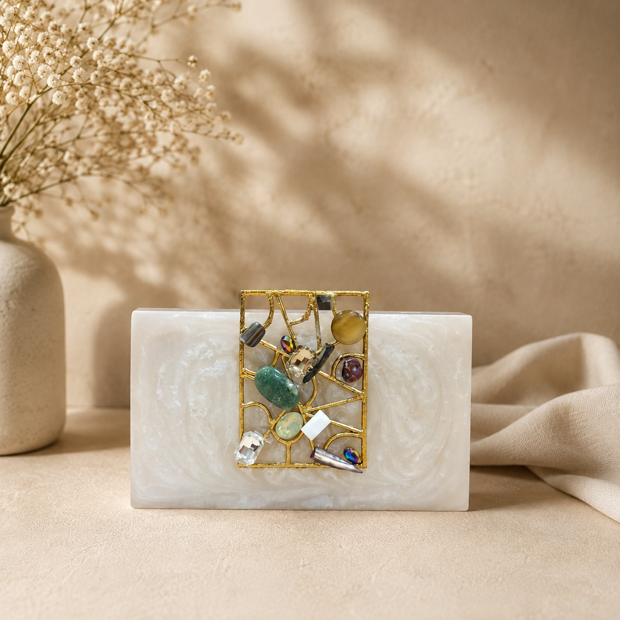 The Auor Clutch[white ] Main image