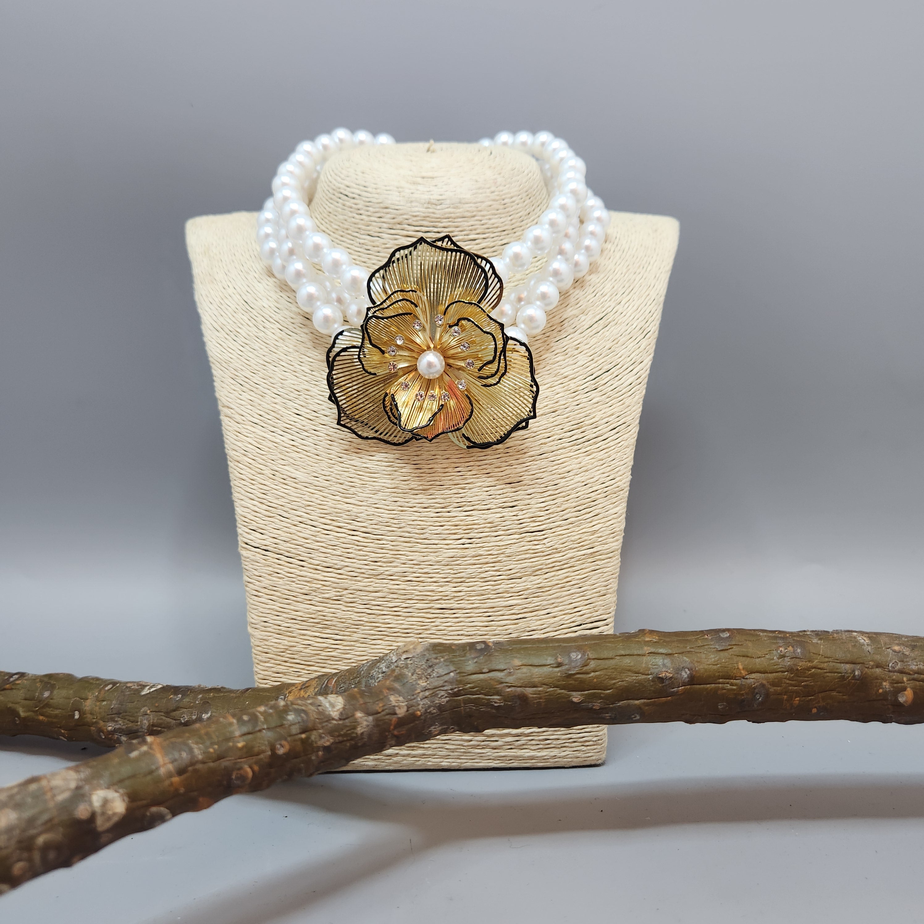 Pearl Rose necklace Secondary image