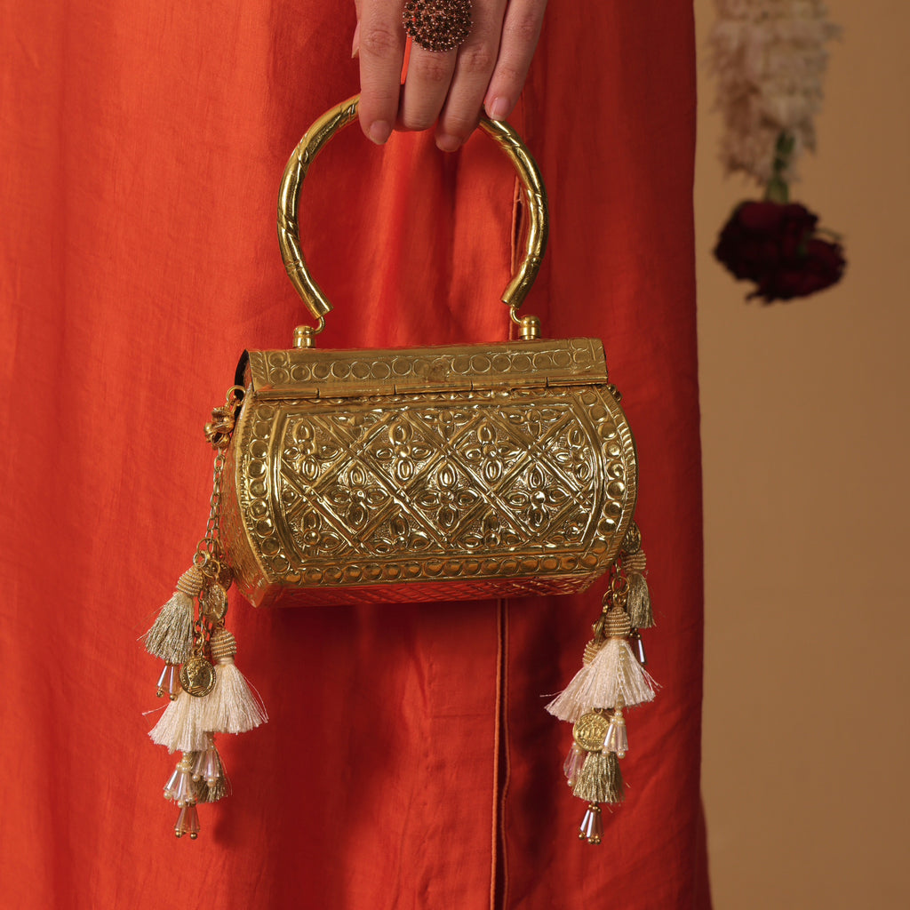 Navya bag [gold]