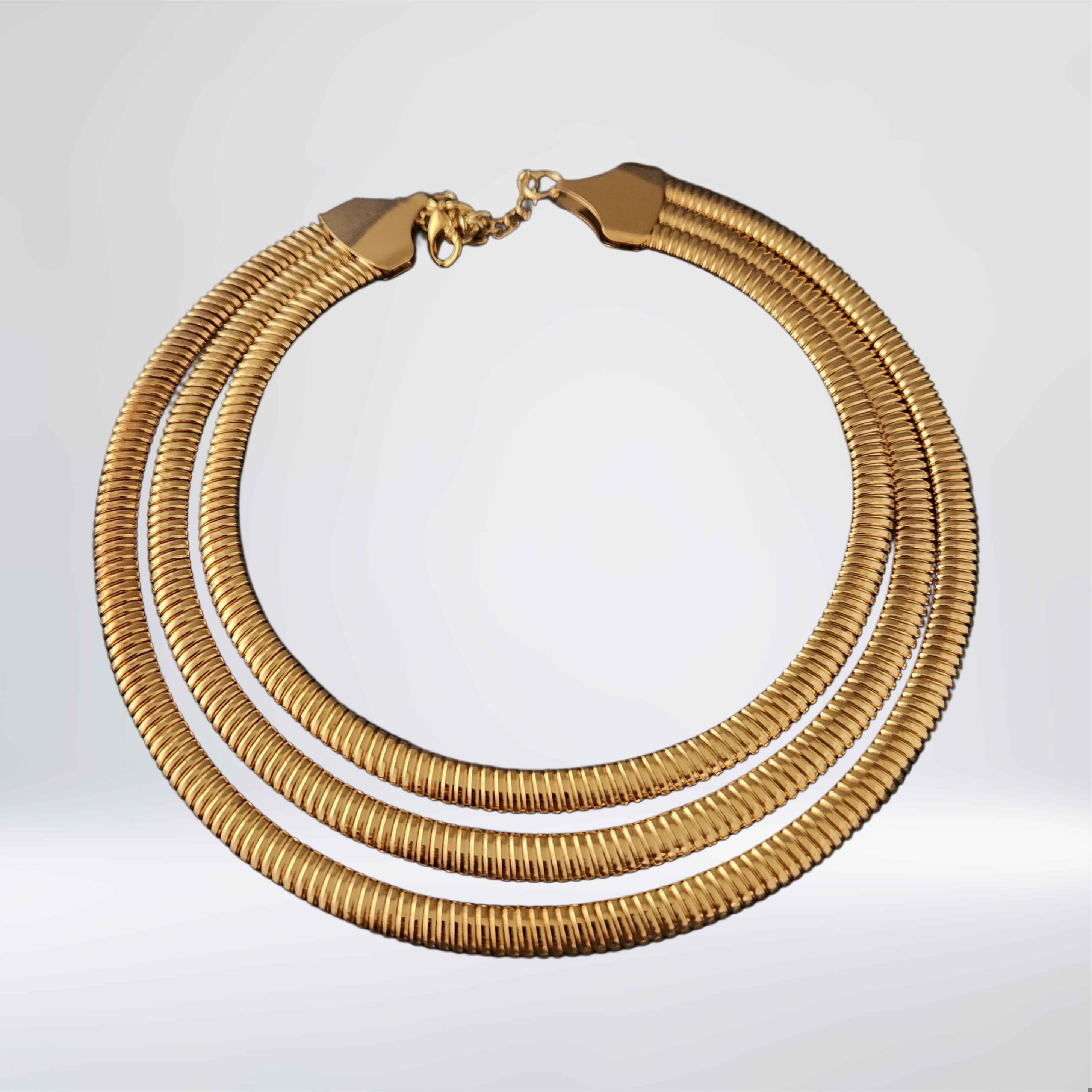 Multi layer neckpiece