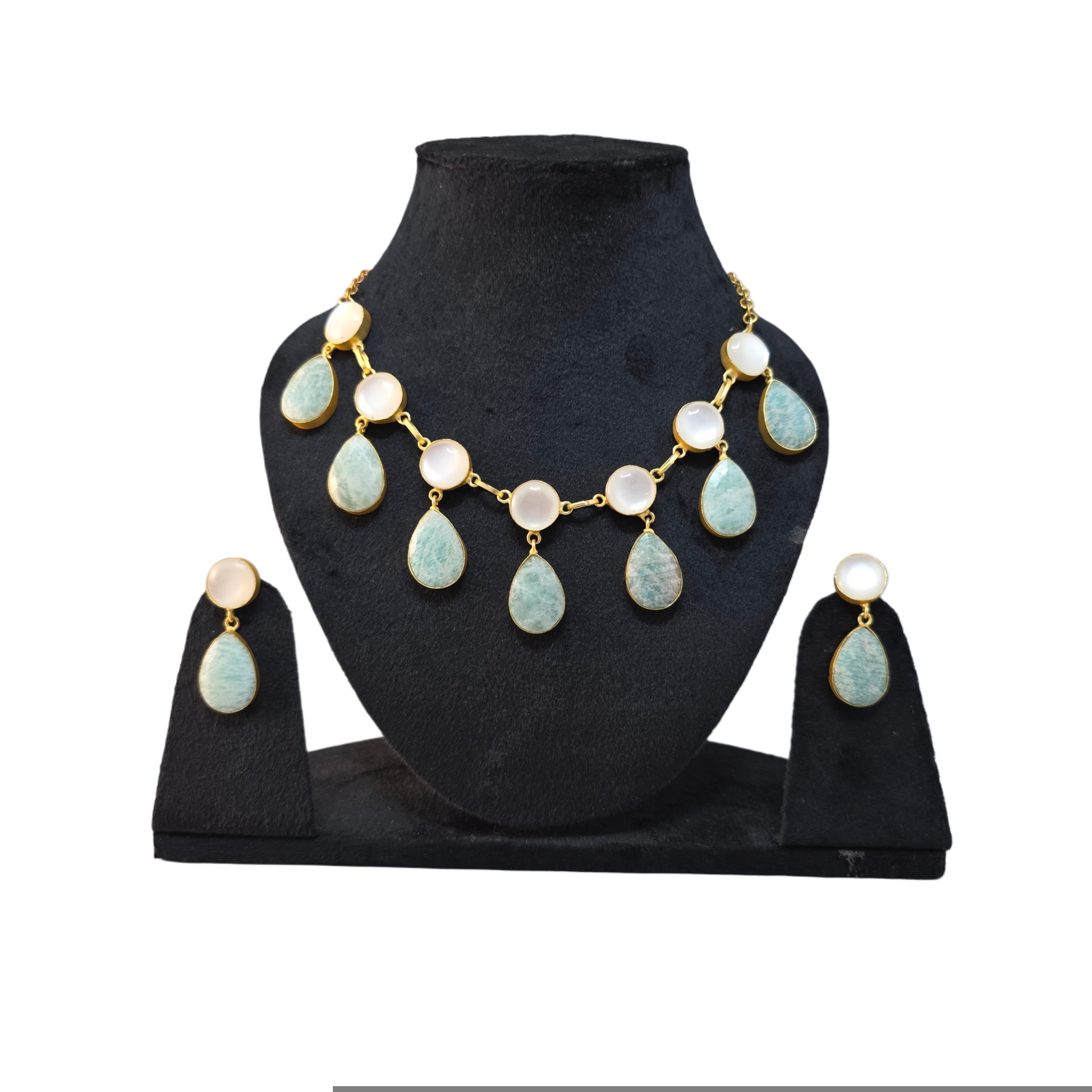 Diana Necklace Set Secondary image