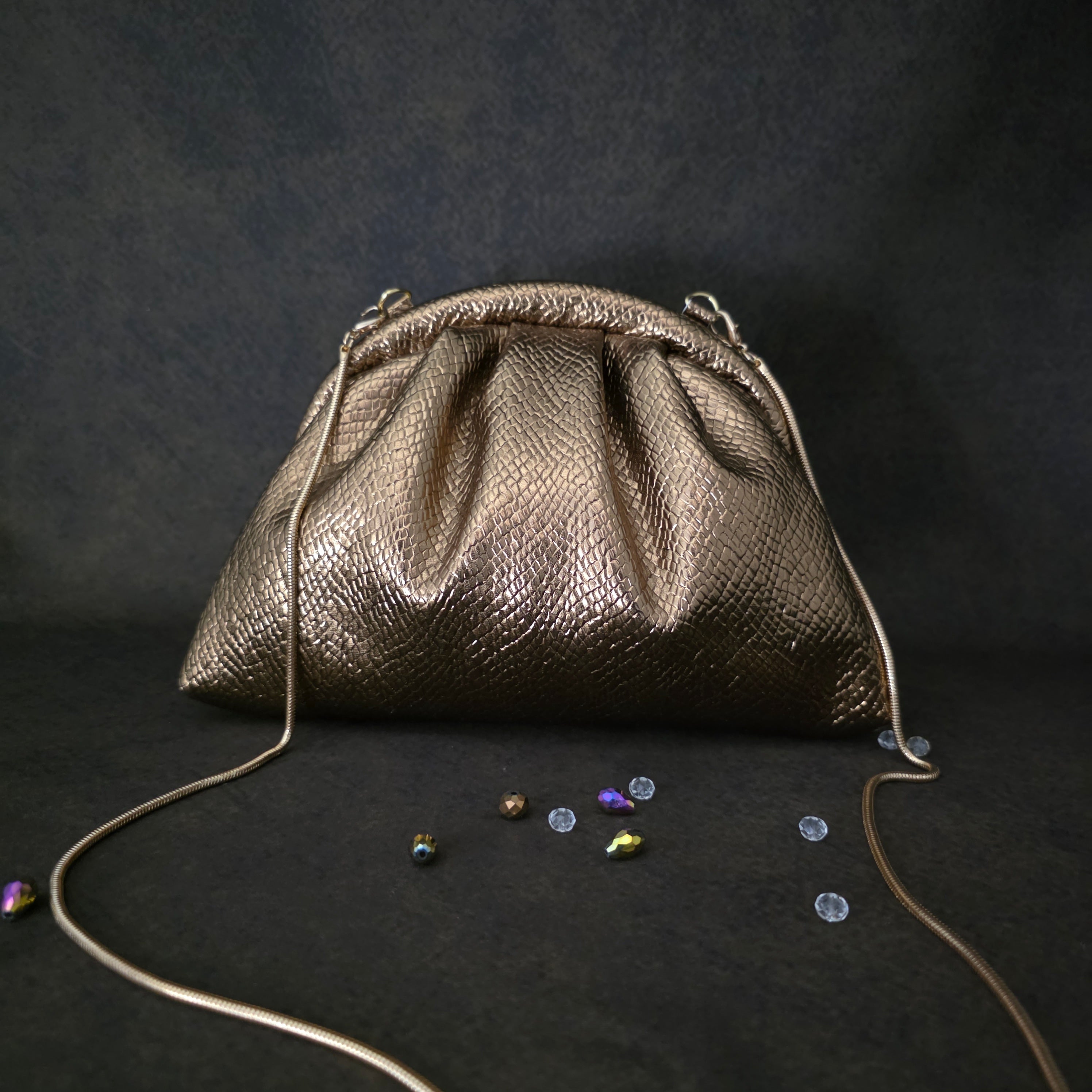 Victorian pouchette- Bronze gold