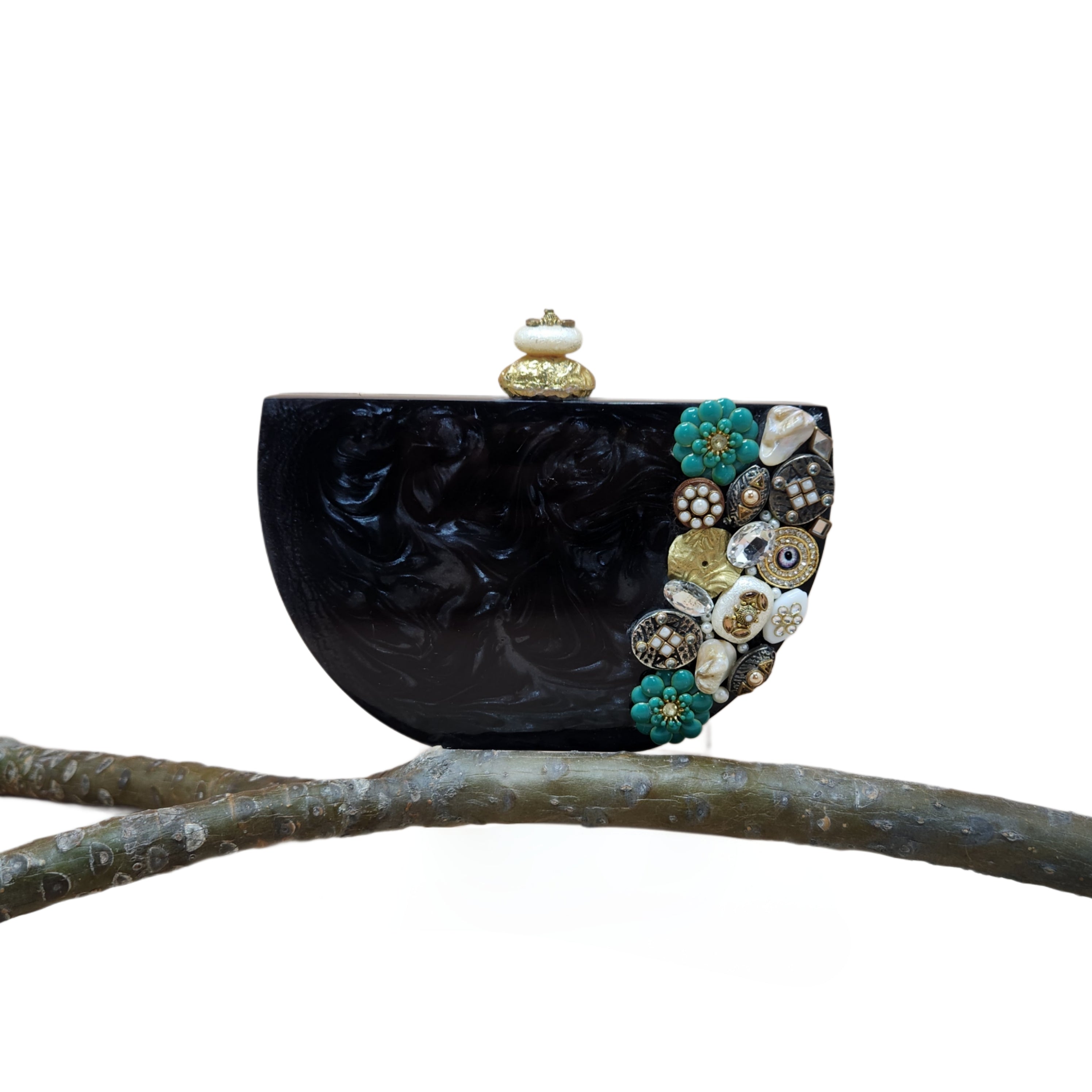 Raha Clutch [black] Secondary image