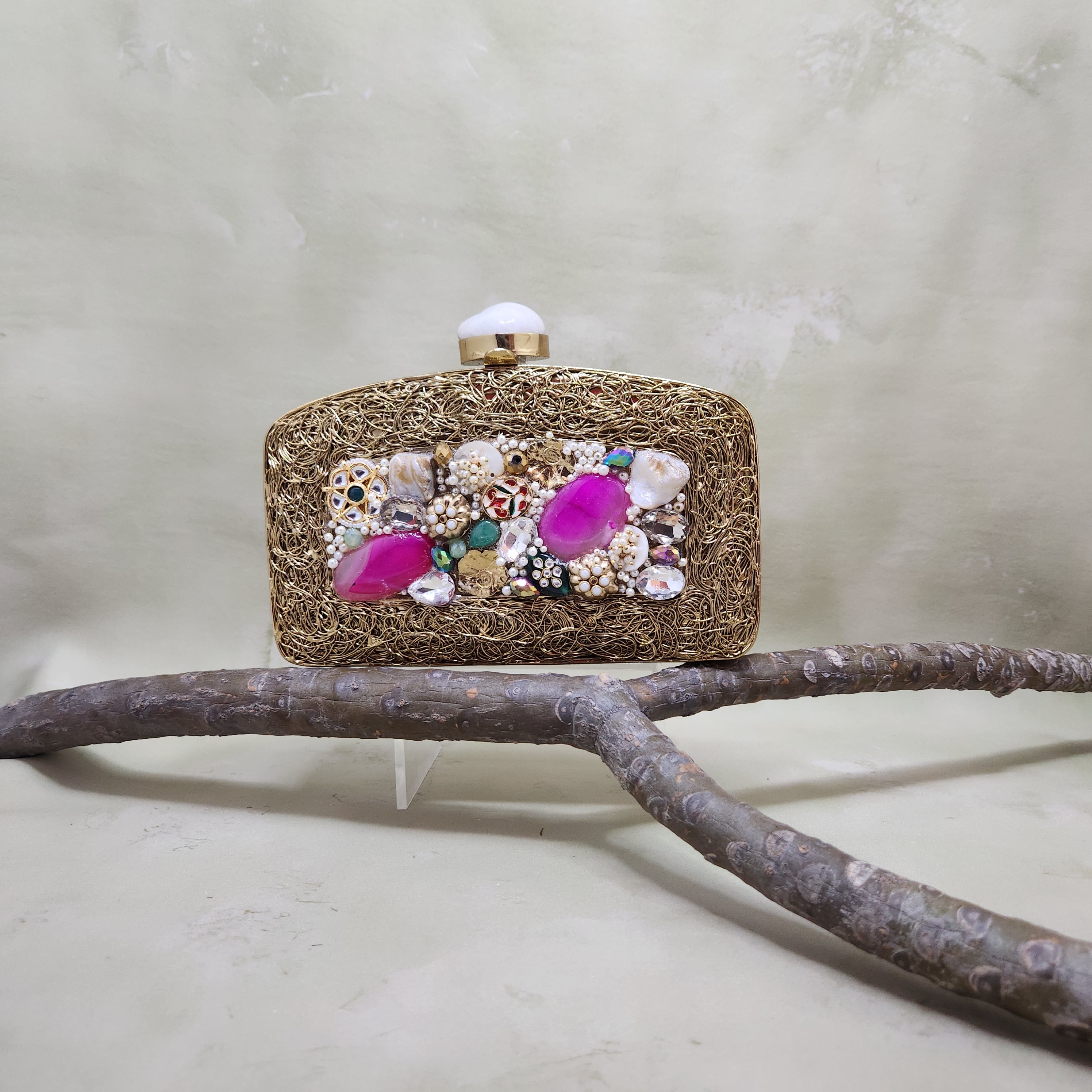 Rawiya Clutch Main image