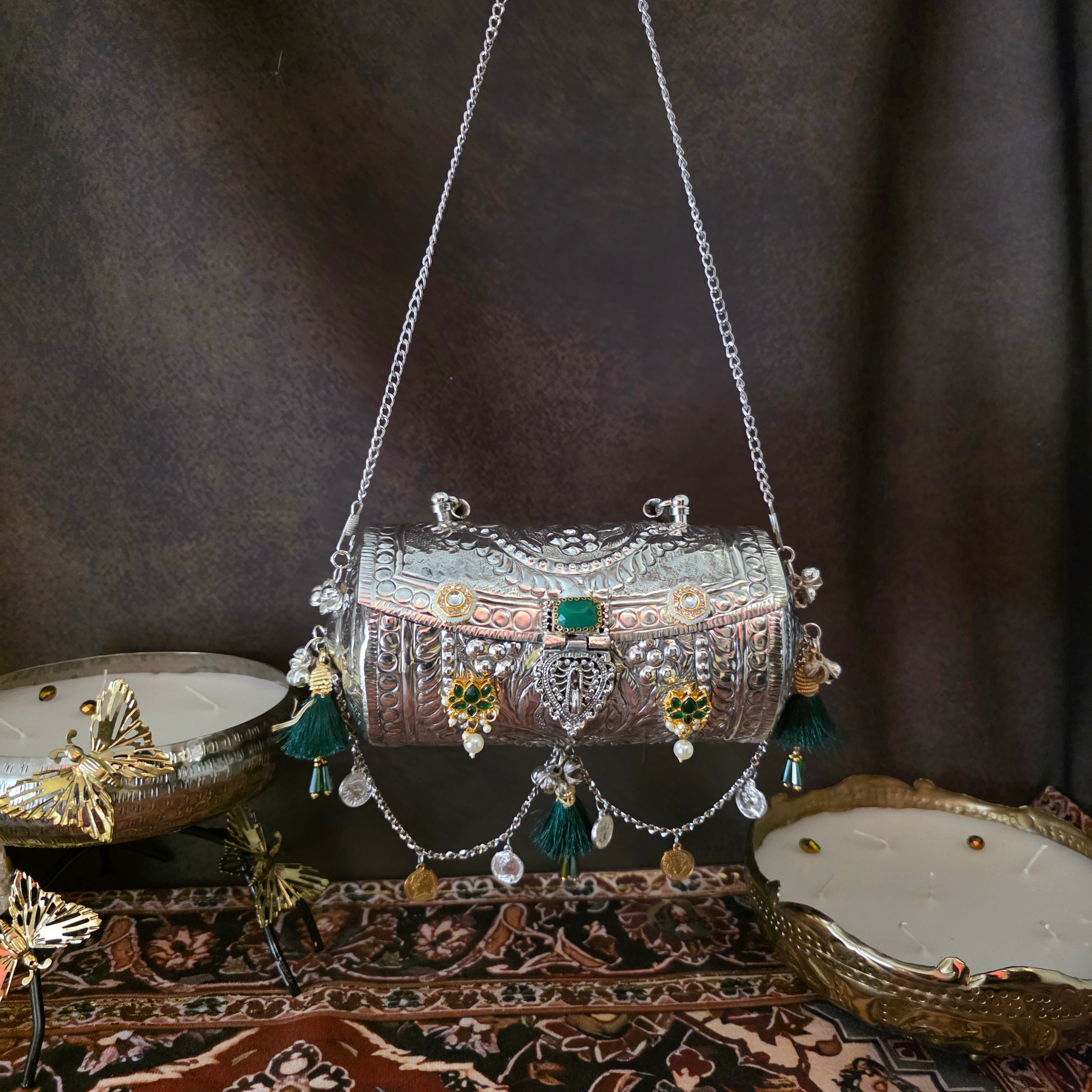 Drum style kundan bag with top handle