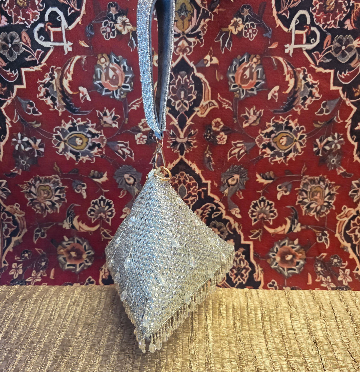 Pyramid bag in silver