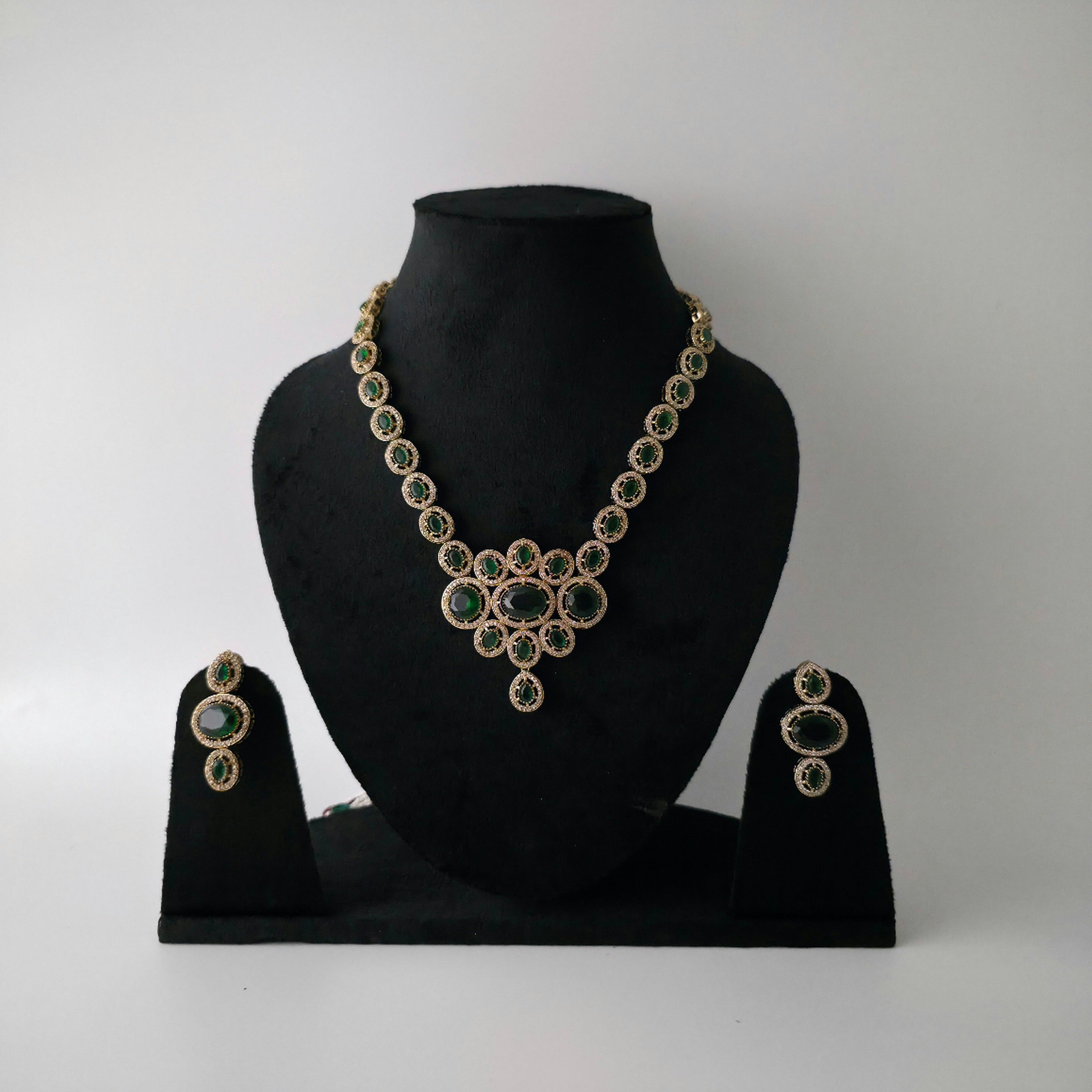 Emerald Polki Necklace Main image