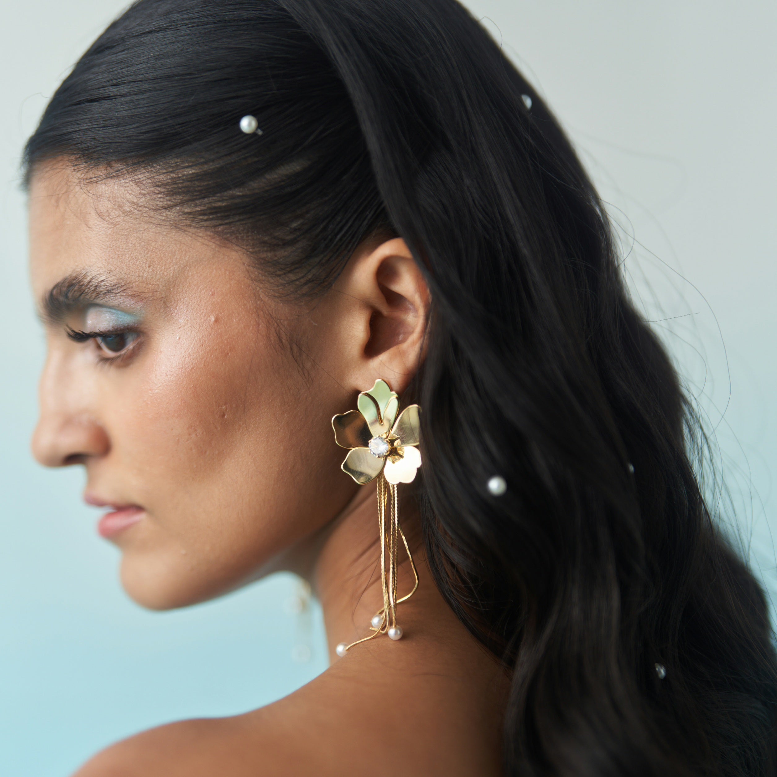 Flower chain dangler