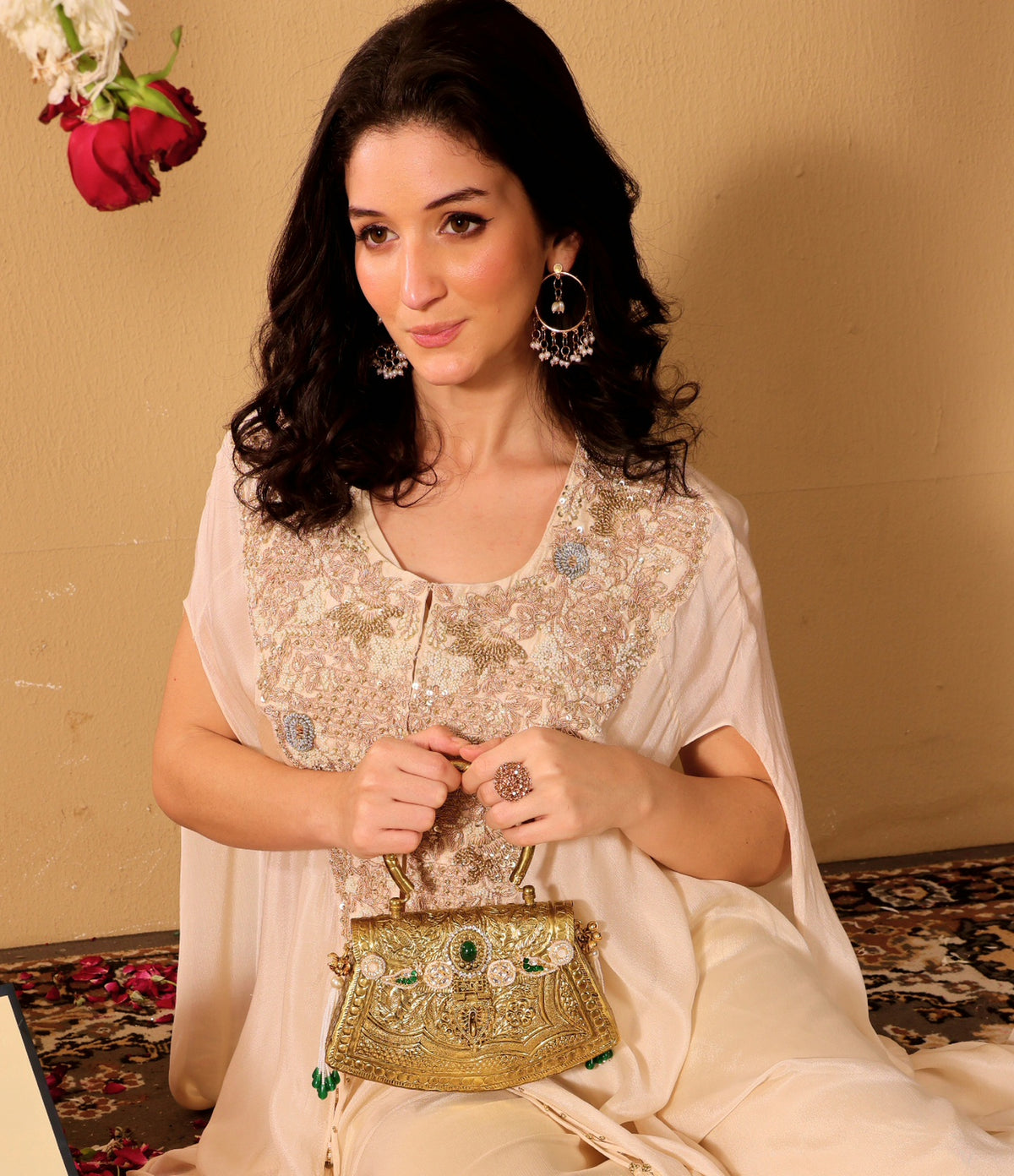 Aadhya bag [Antique gold]