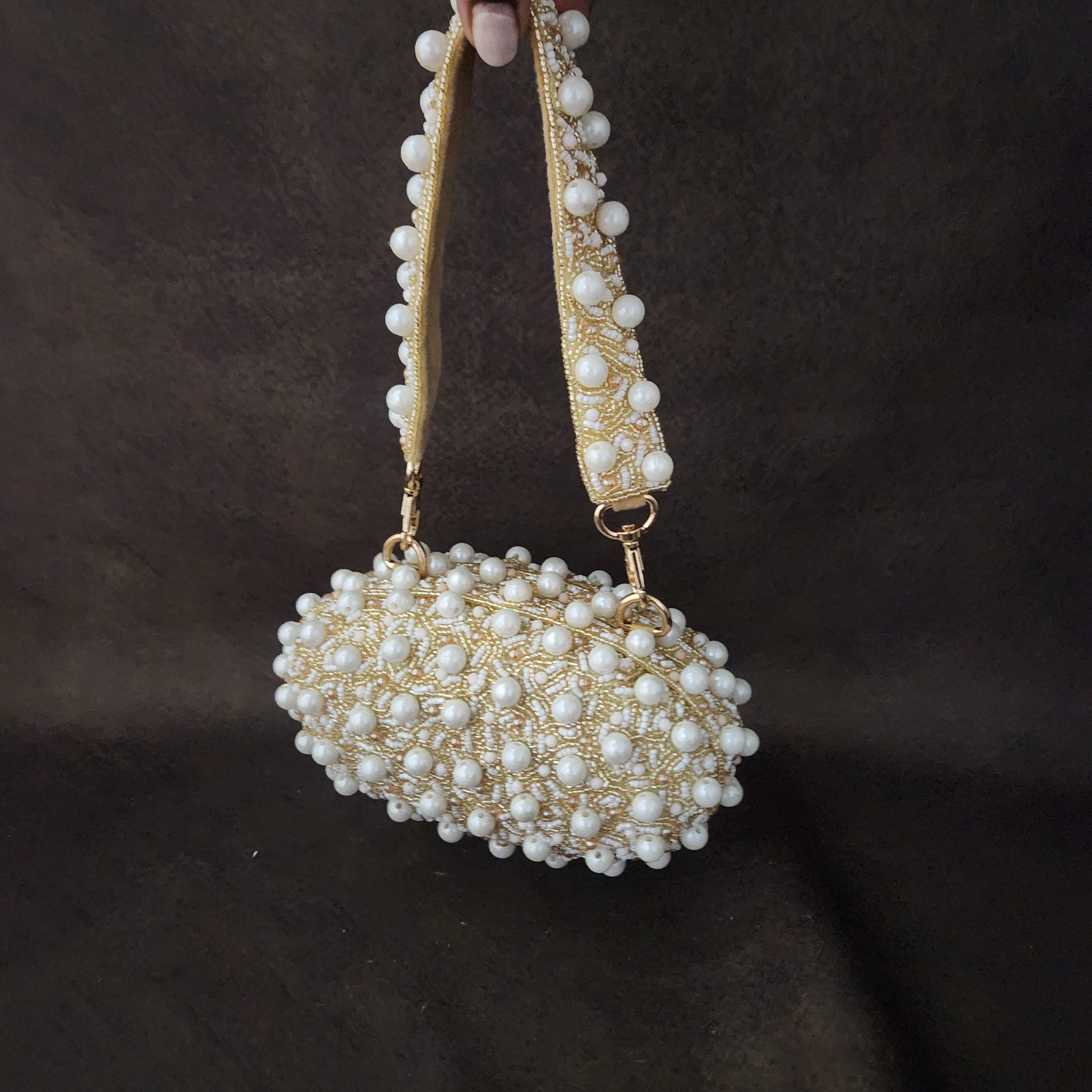 Capsule pearl bag Secondary image
