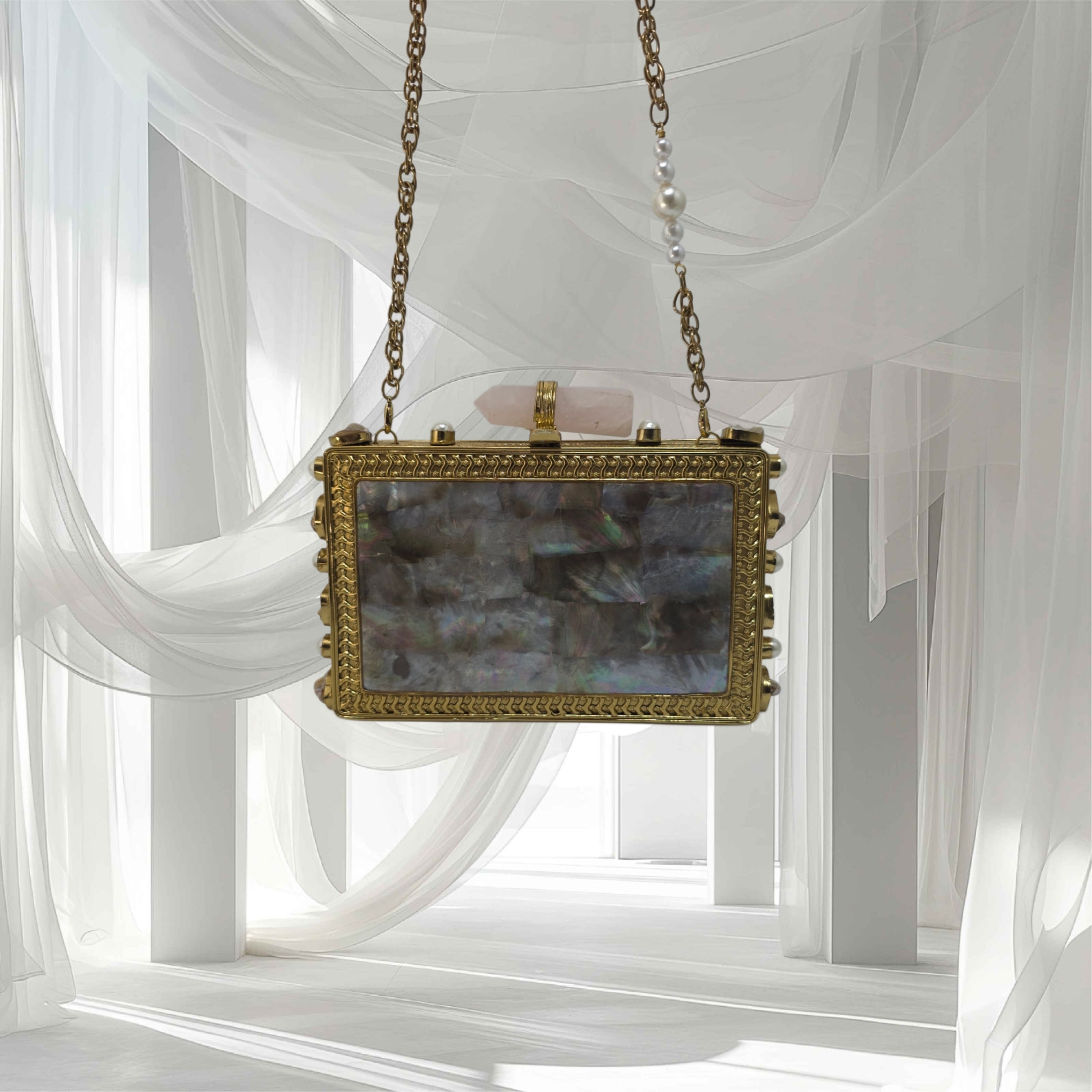 Nadia Clutch[ black mother of pearl] Main image